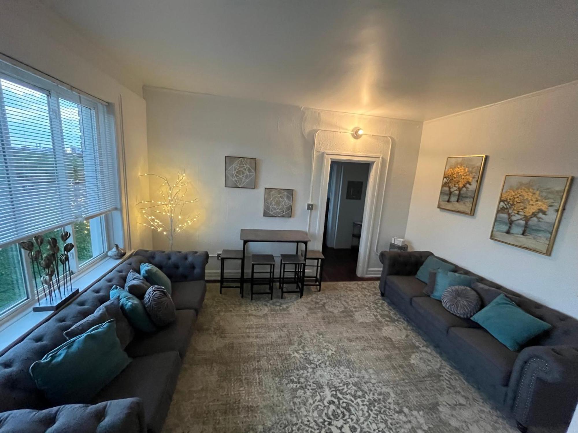 2 Bedroom Stylist Apartment Detroit Exterior foto